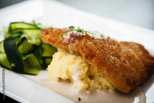 Chicken schnitzel with mashed potatoes