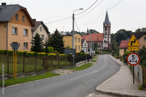 Dorfstraße in Preußisch Krawarn in Oberschlesien (jetzt Krowiarki)