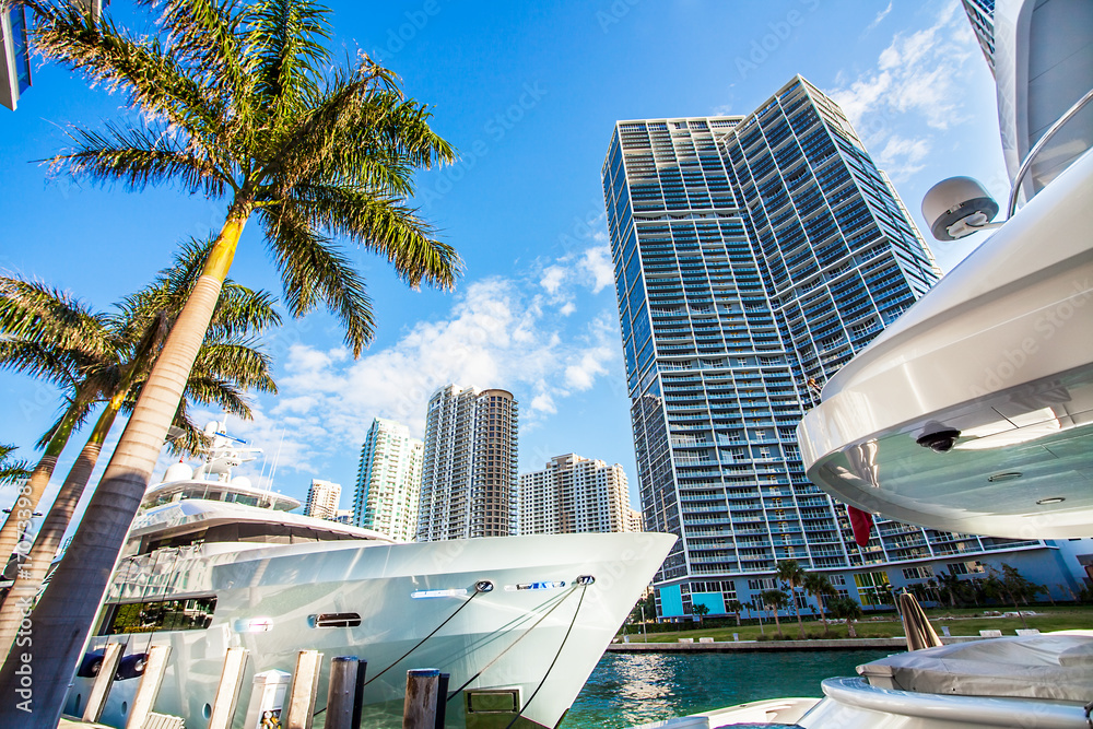 Naklejka premium Marina w Miami na Florydzie