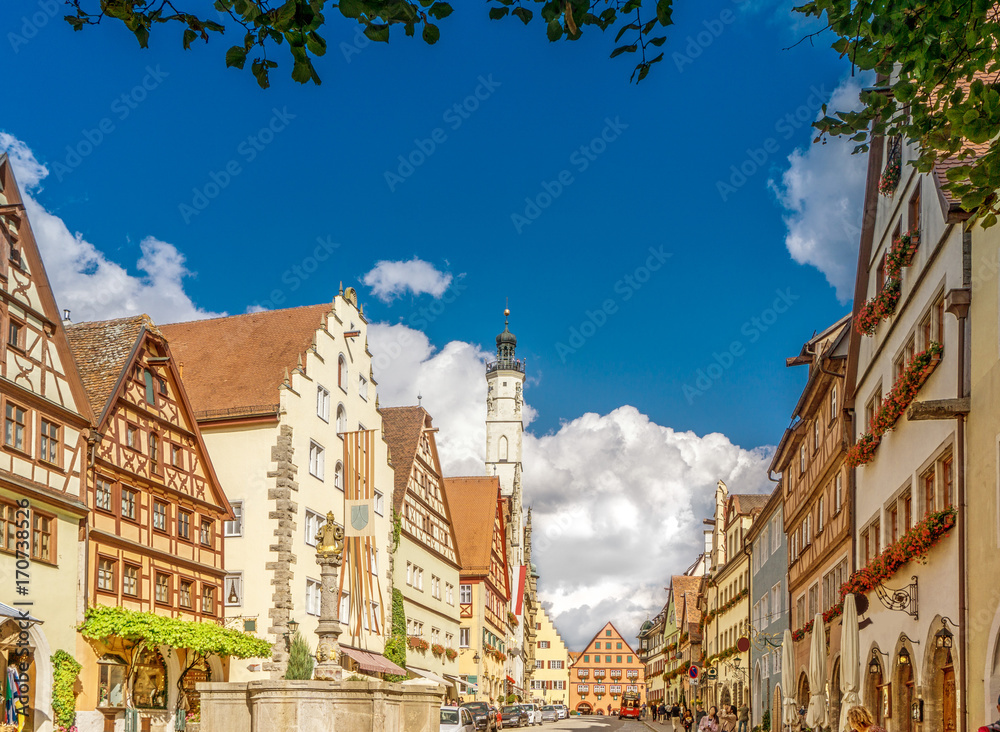 Rothenburg ob The pigeon with house facades towards the market
