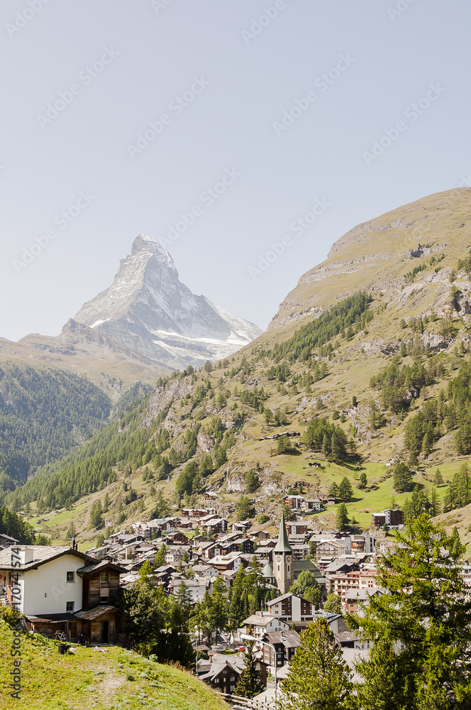 Zermatt, Bergdorf, Dorf, Kirche, Wallis, Alpen, Matterhorn, Wanderweg, Sunnegga, Wanderferien, Sommer, Schweiz