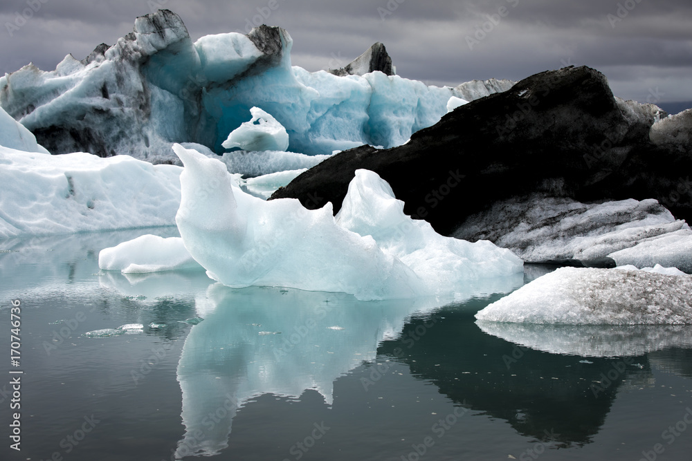 Icebergs in Jokulsarlon glacial lagoon