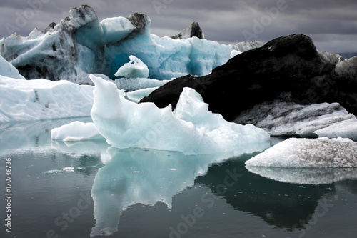 Obraz na płótnie Icebergs in Jokulsarlon glacial lagoon w salonie