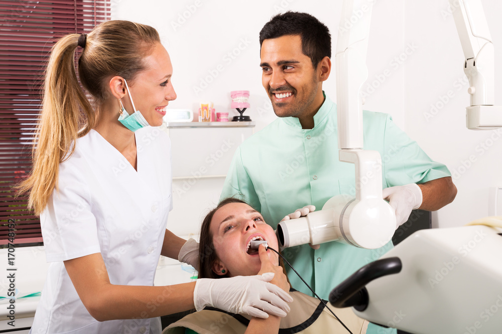 Fototapeta premium Dentist doing digital xray