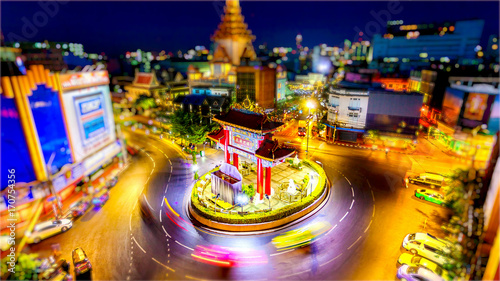 Canvas Print Bangkok Skyline and China Gate in Chinatown (logos blurred)
