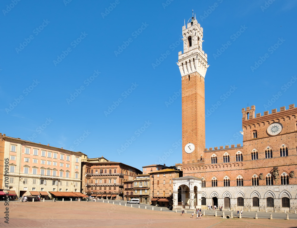 Piazza del Campo and the Palazzo Publico on the medieval city of Siena, Italy