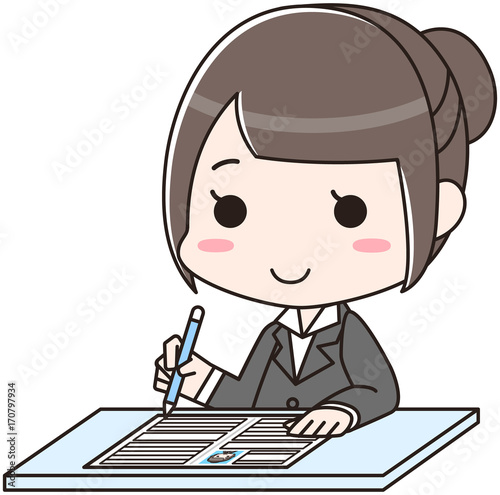 履歴書を書く女性　笑顔