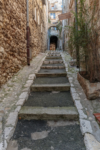 Narrow street in the old village Vence , France. © arbalest