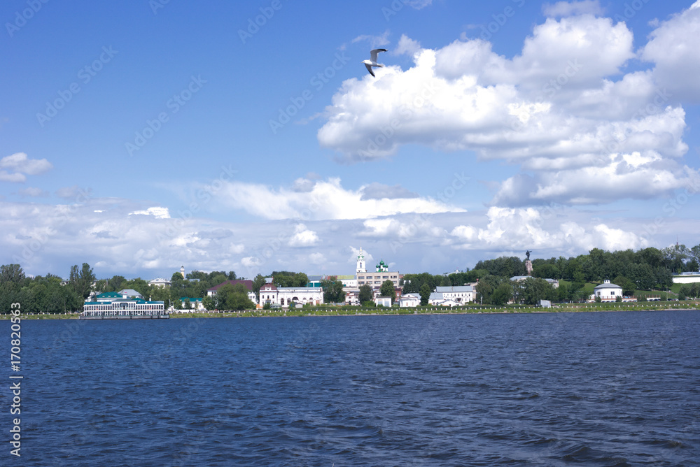 Вид города Кострома с реки Волга.