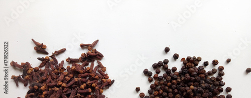 Peppercorns and Cloves Combination