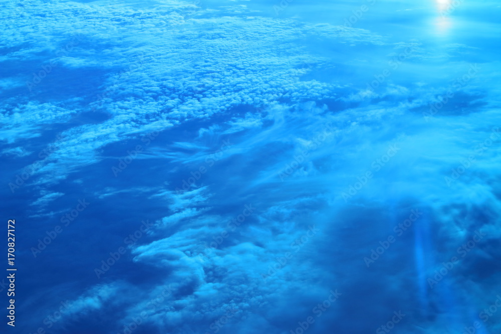 青い雲海 青い雲海