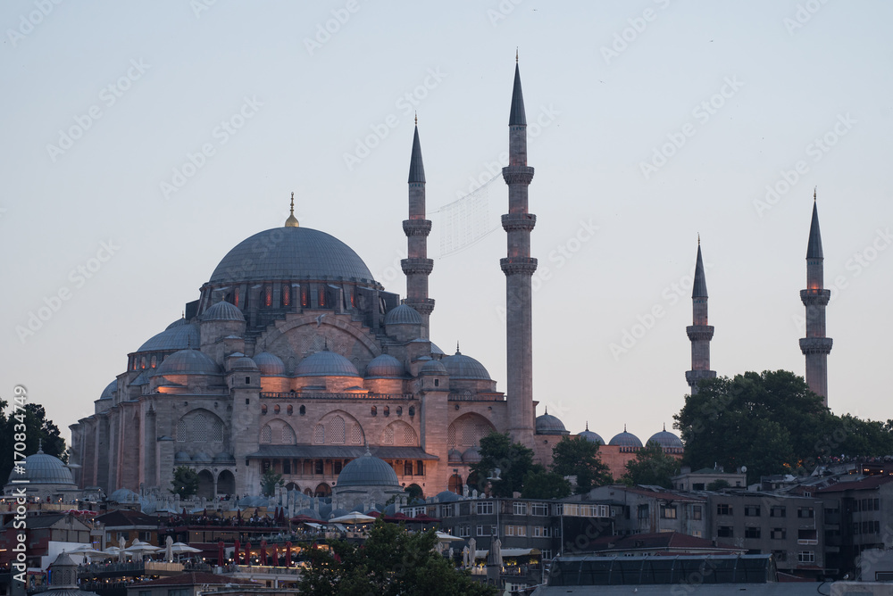 Obraz premium Evening view of Suleimanie mosque , Istanbul