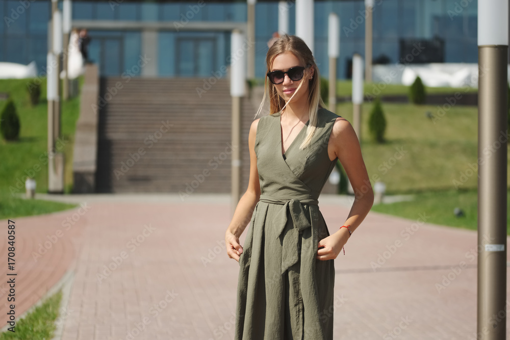 Obraz premium portrait of beautiful yound woman outdoors