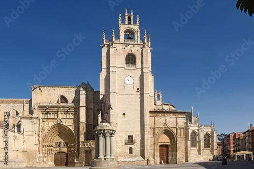Cathedral of San Antolin of Palencia, Castilla y Leon, Spain © curto