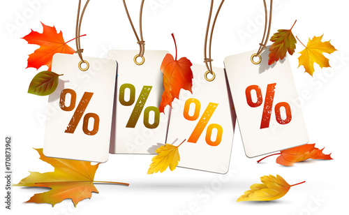 Hängende Herbst Etiketten mit bunten Herbstblättern - Prozente