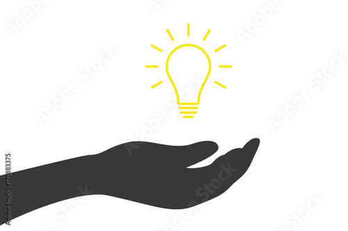 Hand hält Glühbirne
