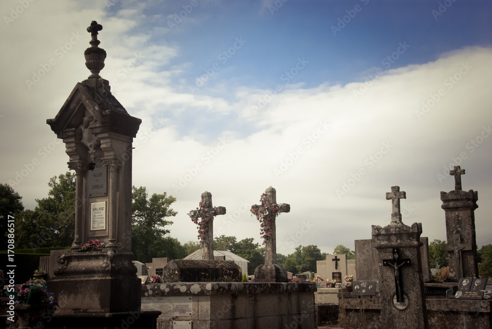 Descanso en Oradour-sur-Glane Descanso en Oradour-sur-Glane
