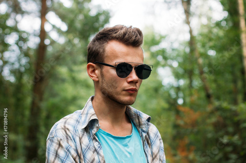 guy in sunglasses, blind