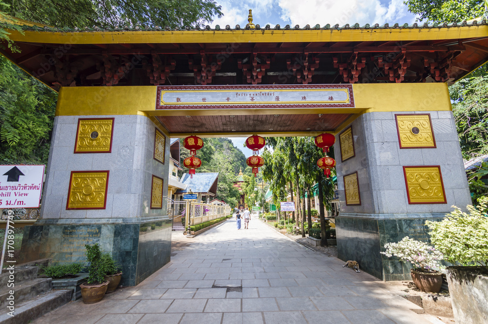 Obraz premium The details of Tiger Cave Temple in Krabi province, Thailand 