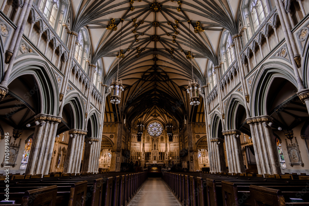 Fototapeta premium Inside Basilica Cathedral Saint-Dunstan at Charlottetown, Prince Edward Island