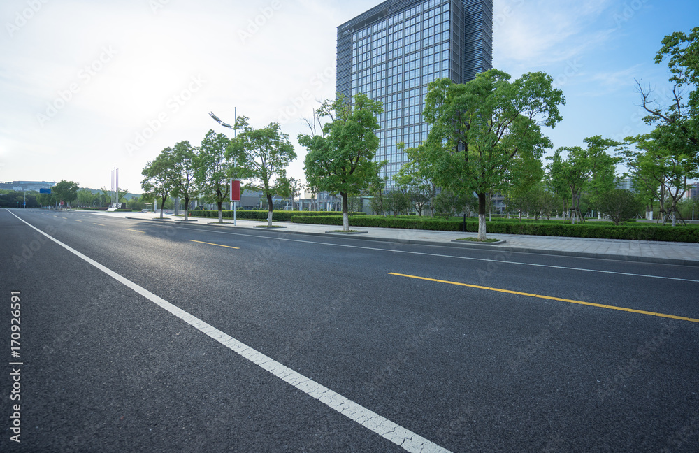 Obraz premium empty clean city street against sky,suzhou,china.