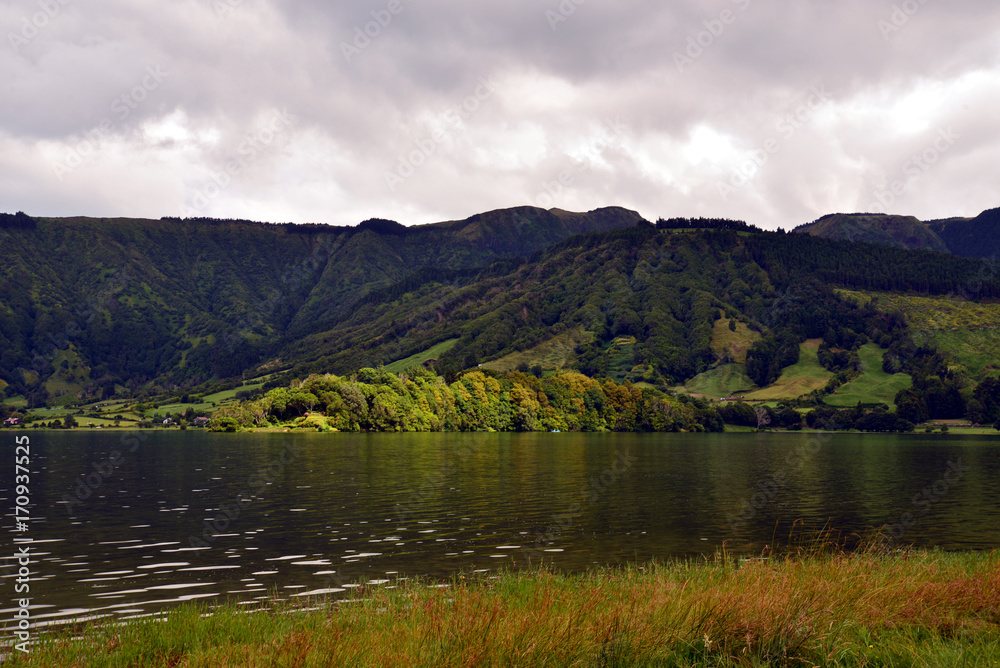 Wanderung nach Cete Cidades (Azoren) zu den Kraterseen Laguna verde und laguna azul Wanderung nach Cete Cidades (Azoren) zu den Kraterseen Laguna verde und laguna azul