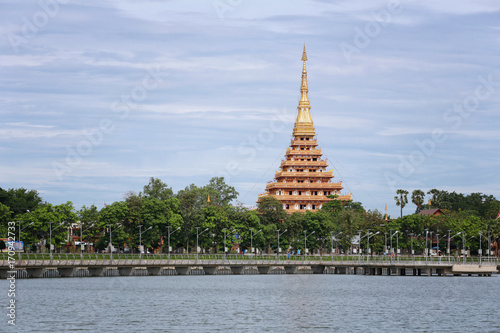 Canvas Print Wat Nong wang and bueng Kaennakorn lagoons view in the day time.