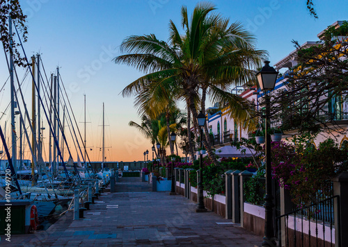 Sunset on the harbor © JensChristian