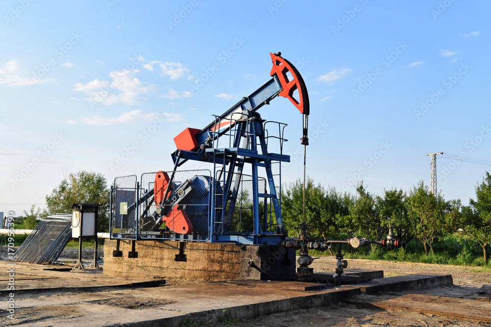 Rod crude oil pump in action Rod crude oil pump in action