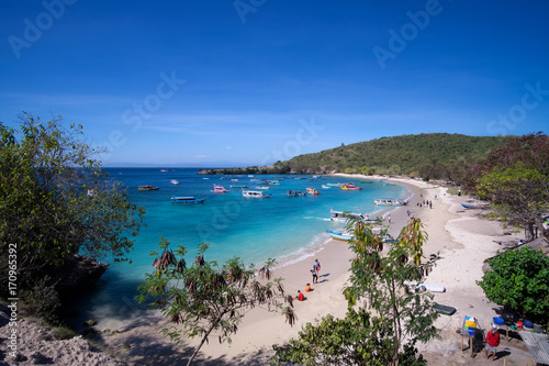 Canvas-taulu Busy day on beautiful beach, Lombok Island, West Nusa Tenggara, Indonesia