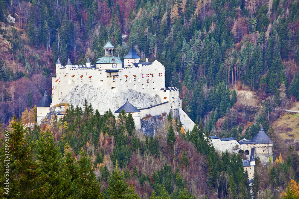 Zwischen Tenneck und Werfen steht die Burg Hohenwerfen