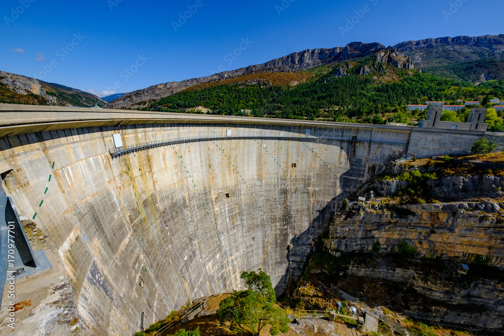 Le barrage de Castillon. France, Alpes de Haute Provence.  Gorges du Verdon. Cadran solaire le plus grand au monde.