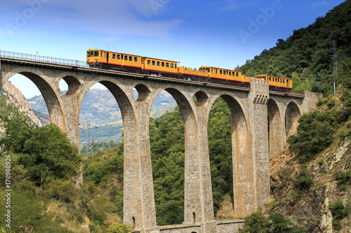 Petit train jaune d'Occitanie France