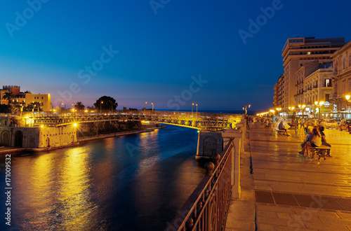 Taranto - Ponte girevole photo