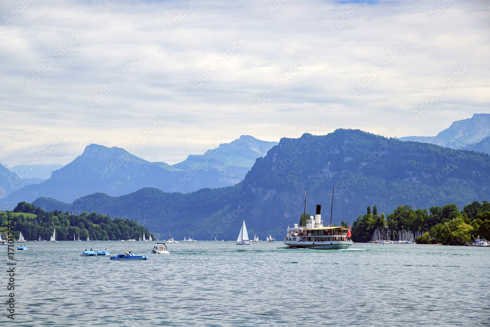 The beautiful Luzern lake