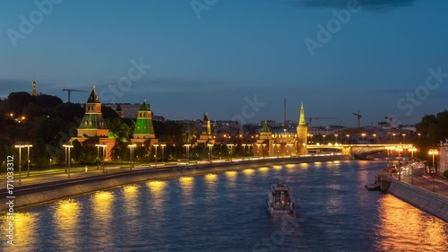 sunset twilight moscow river traffic kremlin bridge view 4k timelapse russia
