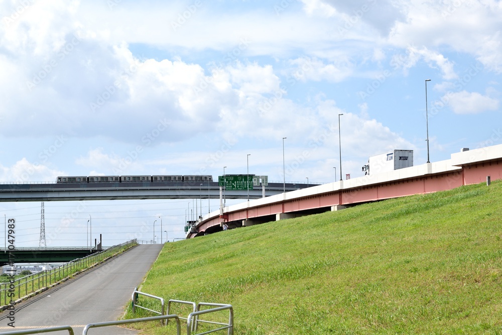 日暮里舎人ライナー走行 扇大橋付近