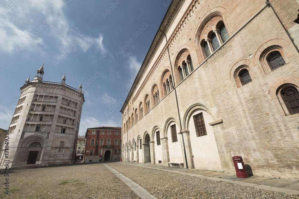 Parma (Italy): cathedral square
