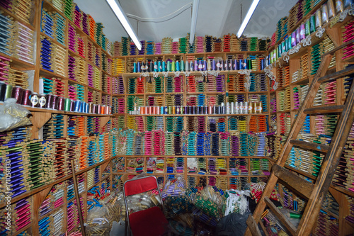 Colorful shop in chefchauen in morocco © Bernhard