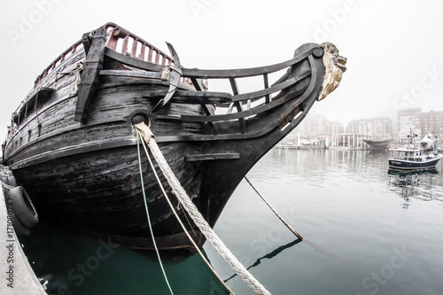 Tableau sur toile barco antiguo en Bermeo