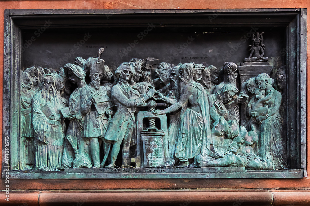 Gutenberg Monument (1840) Bronze on a granite base, with four relief