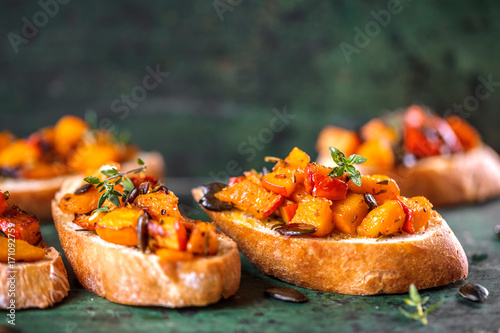 Bild auf Leinwand Kürbis Bruschetta