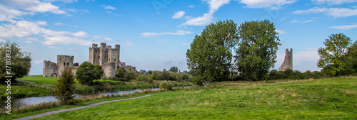Tableau sur toile Trim Castle in Trim, County Meath, Ireland
