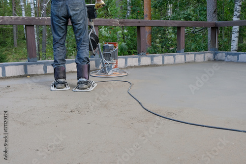 pouring concrete slab