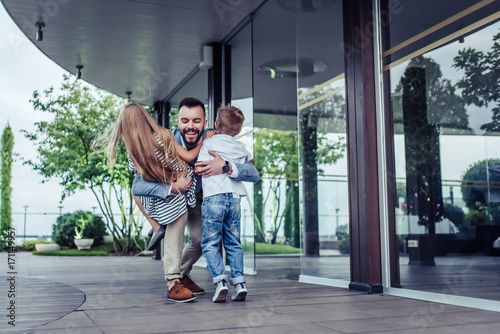 Dad with children © Vasyl