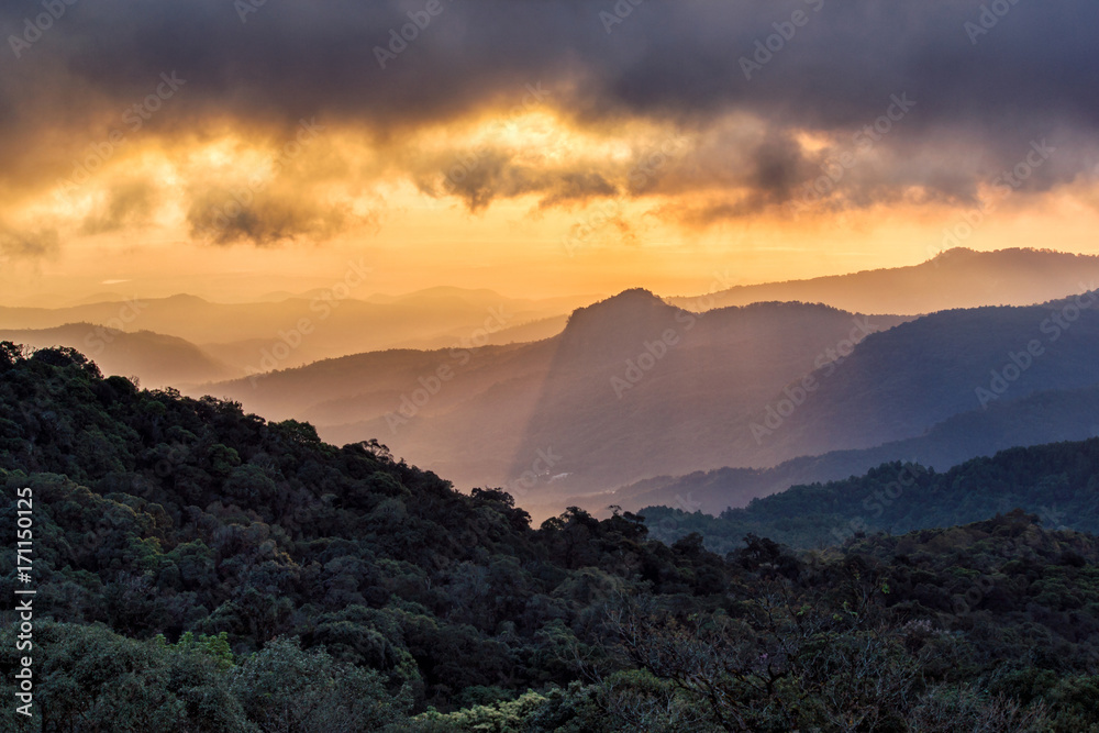 Obraz premium Scenic views of Inthanon Mountain at Kew Mae Pan Nature Trail, Chiang Mai Province, Thailand
