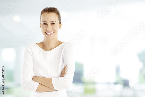 Beautiful smiling woman portrait Free Download Beautiful smiling woman portrait - GFXLoad