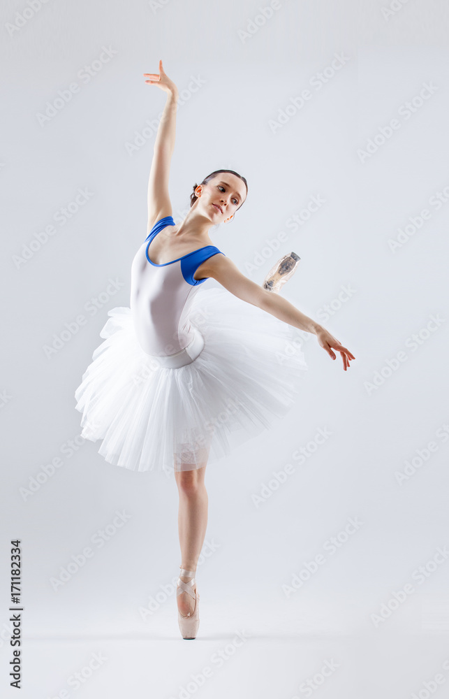 Fototapeta premium dancer women en studio