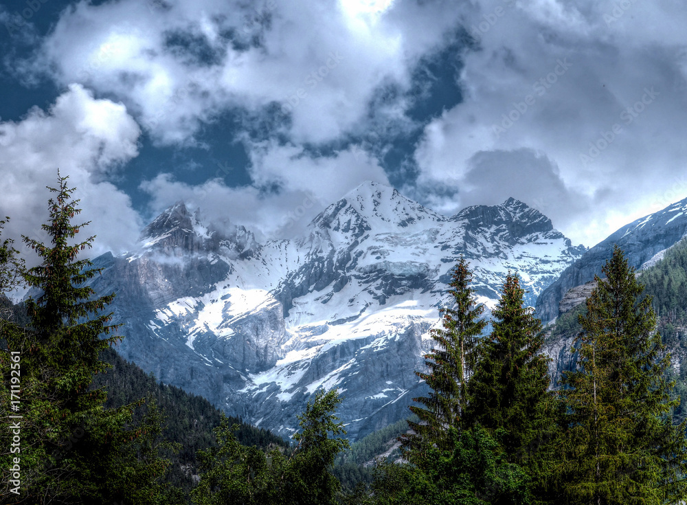 Les Alpes Suisses et glaciers
