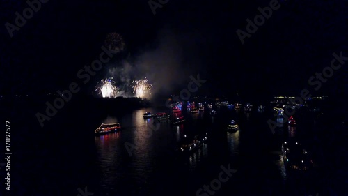 Luftvideo von einem Feuerwerk